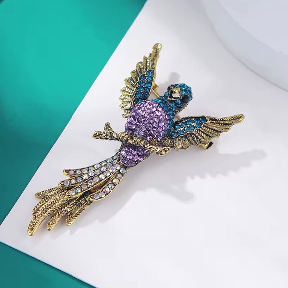 Betsey Johnson Hummingbird Gold Purple Brooch - Picture 2 of 3